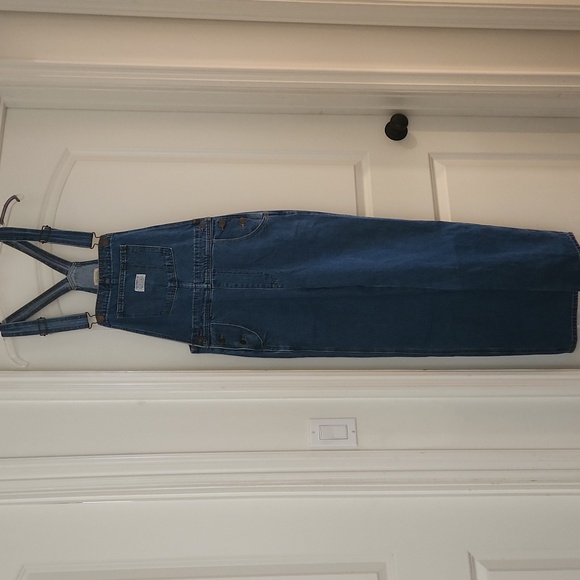 Levi's Premium Vintage Denim Overalls $128 - Picture 7 of 10